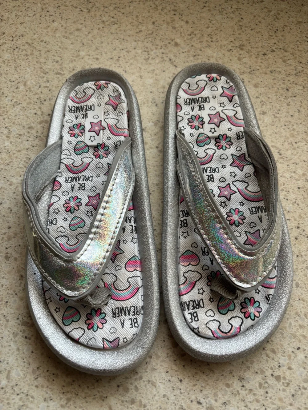 Kids Flip Flop Sandals in Silver Holographic Metallic - Kid Girls Size 3 / 4